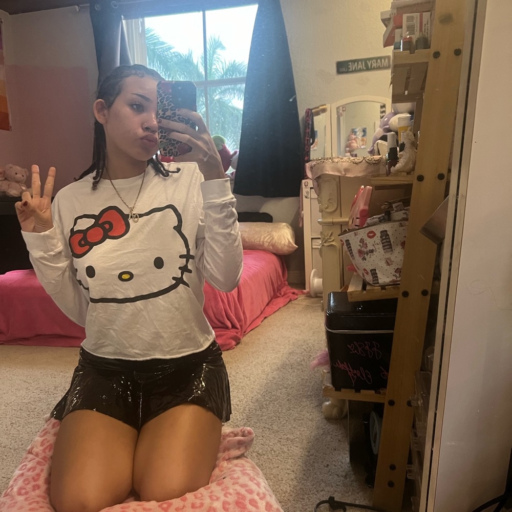 Hello kitty shirt